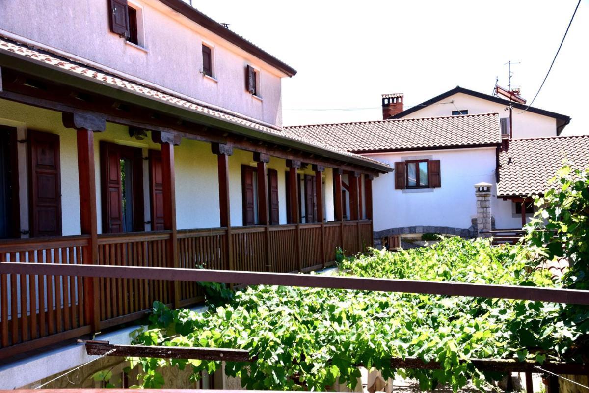 Vila Tourist Farm Skerlj Dutovlje Exteriér fotografie